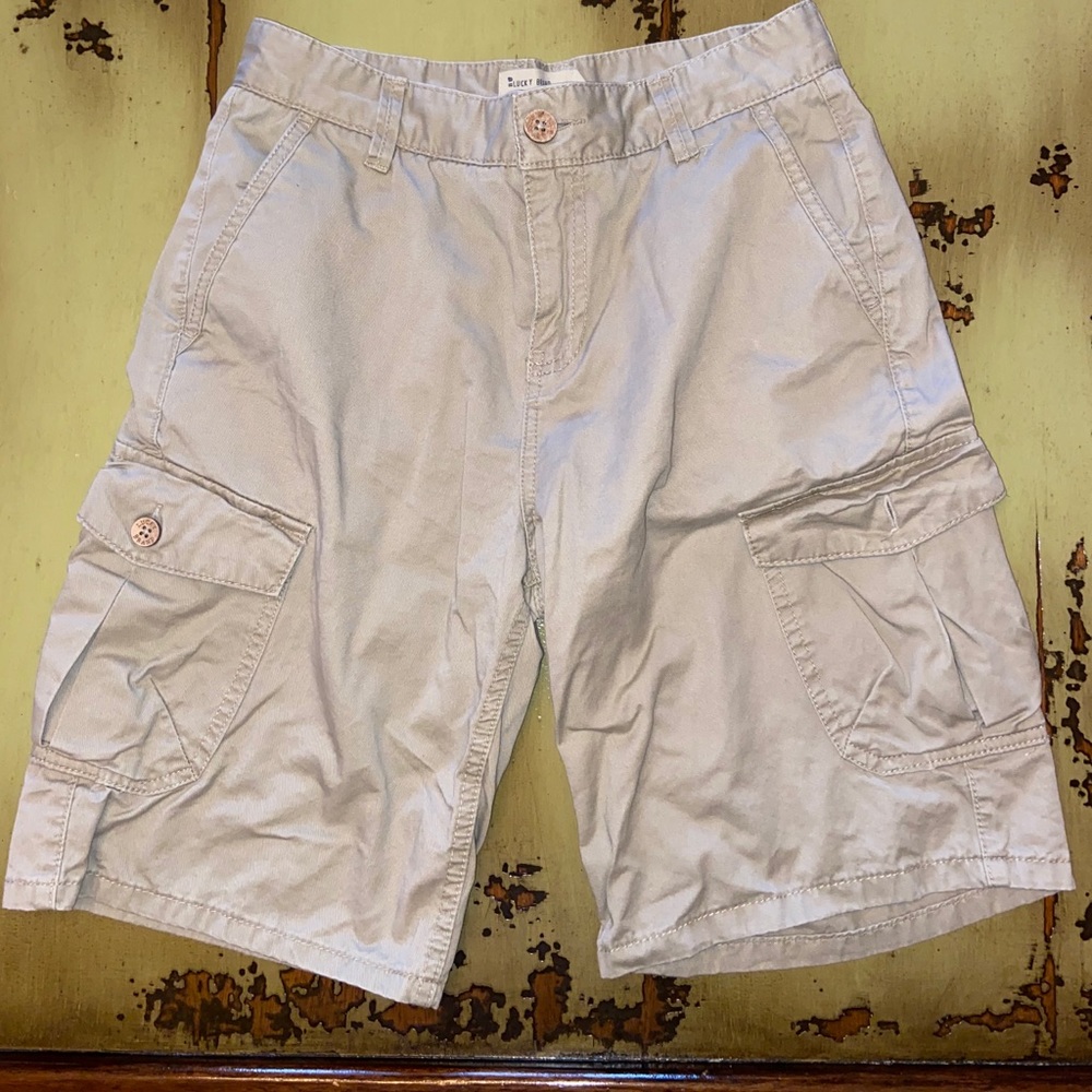 Boys Lucky Brand khaki cargo shorts size 14